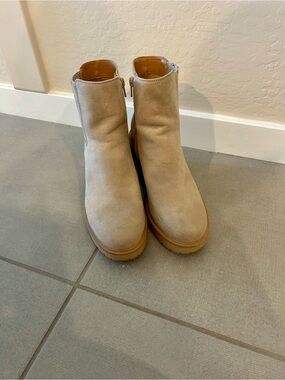 Universal Thread size 7 boots